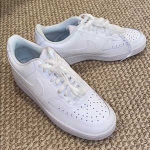 NEW NIKE AIR FORCE 1